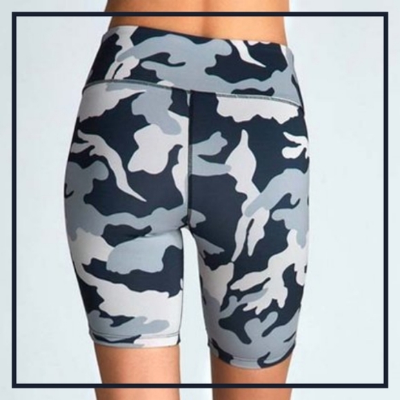Noli Yoga Cacao Camo Bike Shorts - Picture 2 of 3